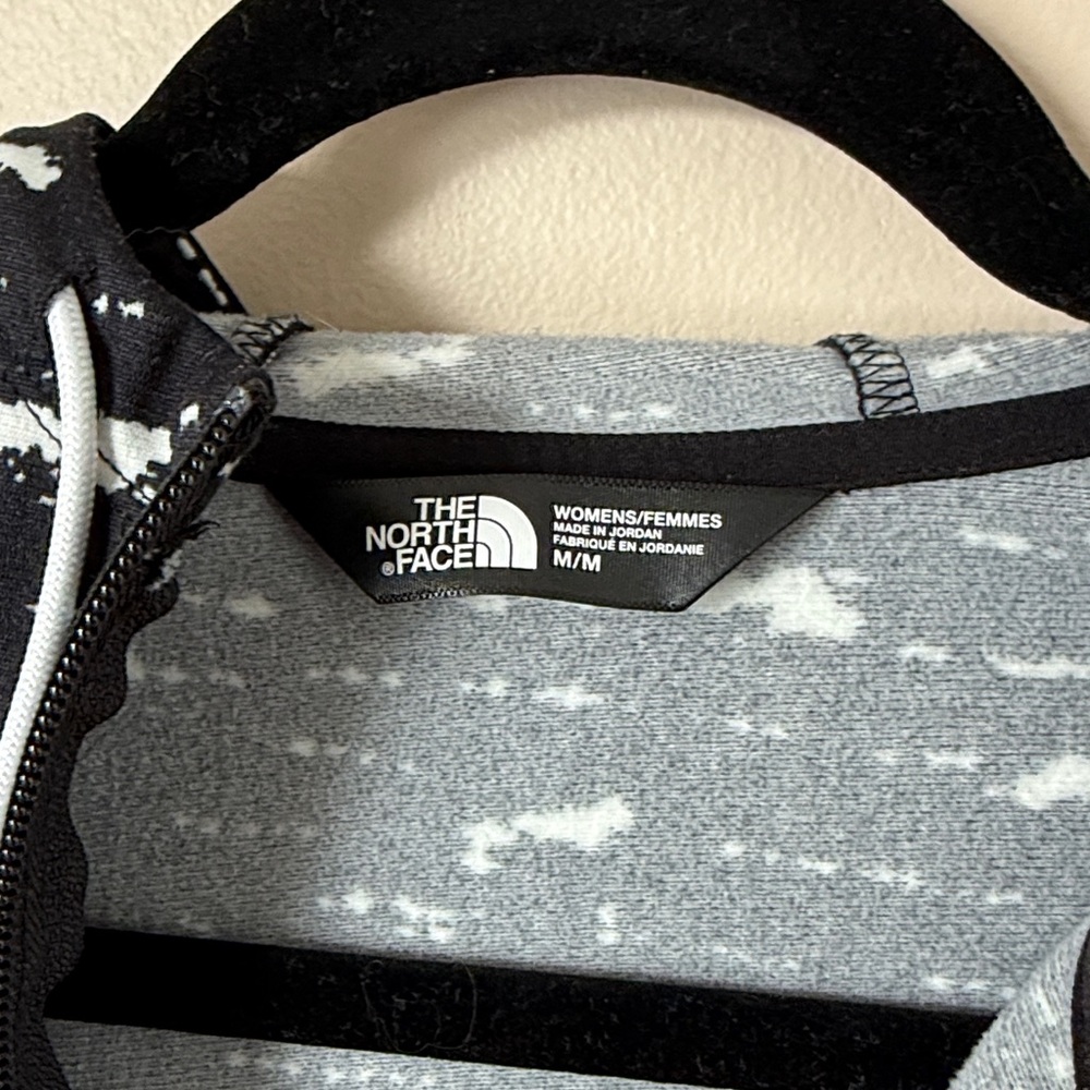 The North Face Women’s Black and White Zip-Up Hoodie, Medium - Picture 2 of 5